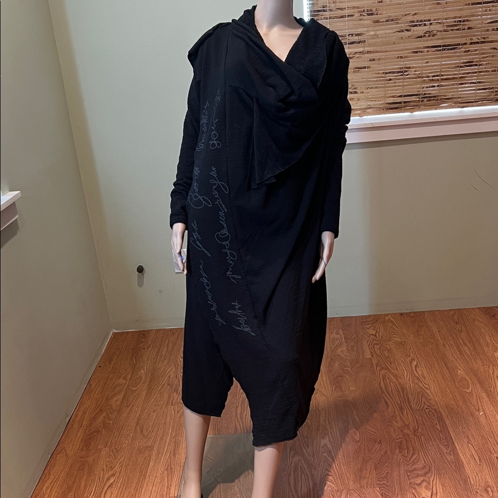 Luukaa Black Draped Long-Sleeve Graphic Cardigan With Snap on shoulder Size 8